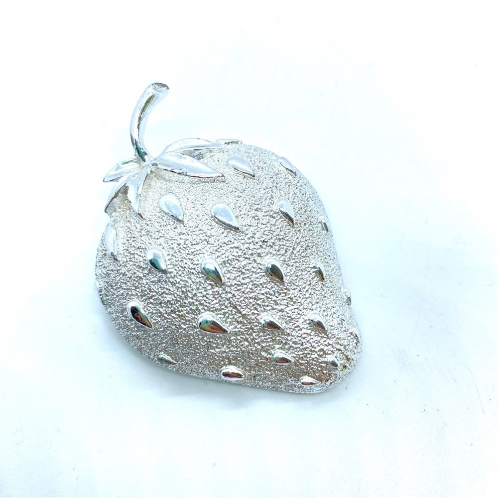 SARAH COVENTRY Silvertone Strawberry Vintage Brooch